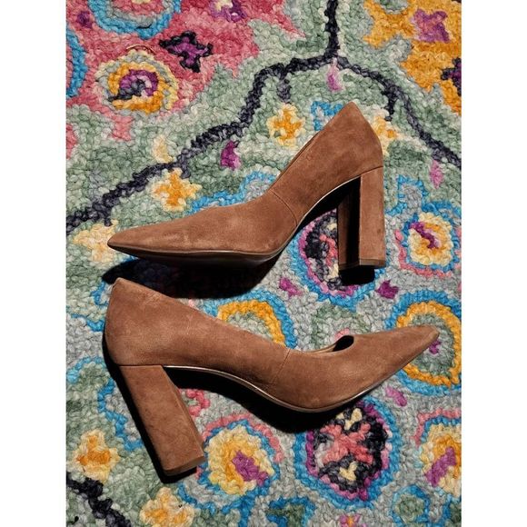 Banana Republic Shoes - Banana Republic Block Heel Suede Pointed Toe Pumps Camel Women's 8.5